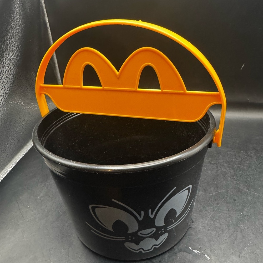 2025 McDonald’s  Black Halloween Boo Bucket Storage Toy Organizer Sand Bucket